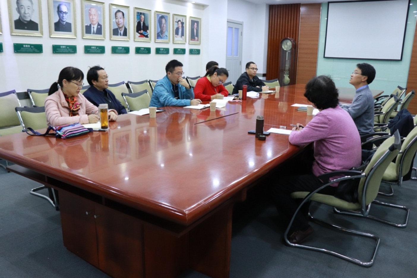 F:\照片\20191030党政联席会学习五四和党员教育条例\微信图片_20191030180255.jpg
